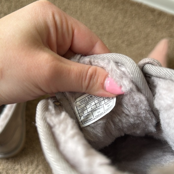 Ugg Women's Neumel Boots Oyster Grey Lace Up Booties - Picture 8 of 9